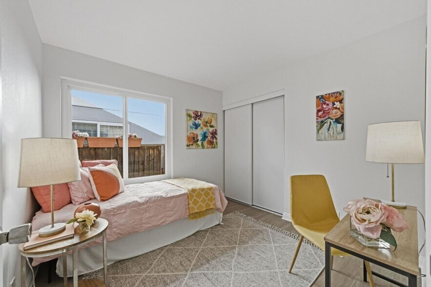 Building Photo - 73 Grandwell Way