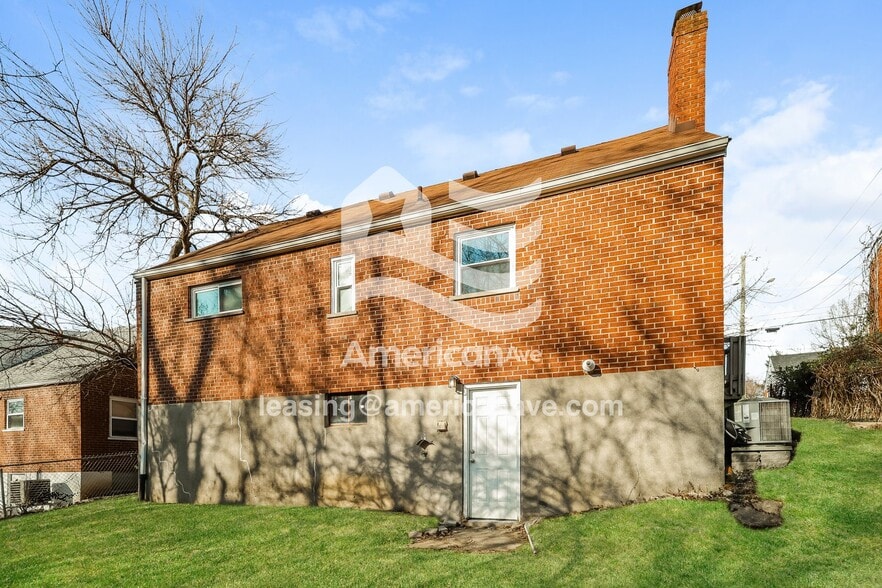 Building Photo - 536 Trenton Ave