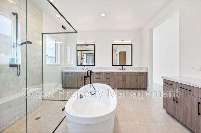 Building Photo - 32195 Daybrook Ter