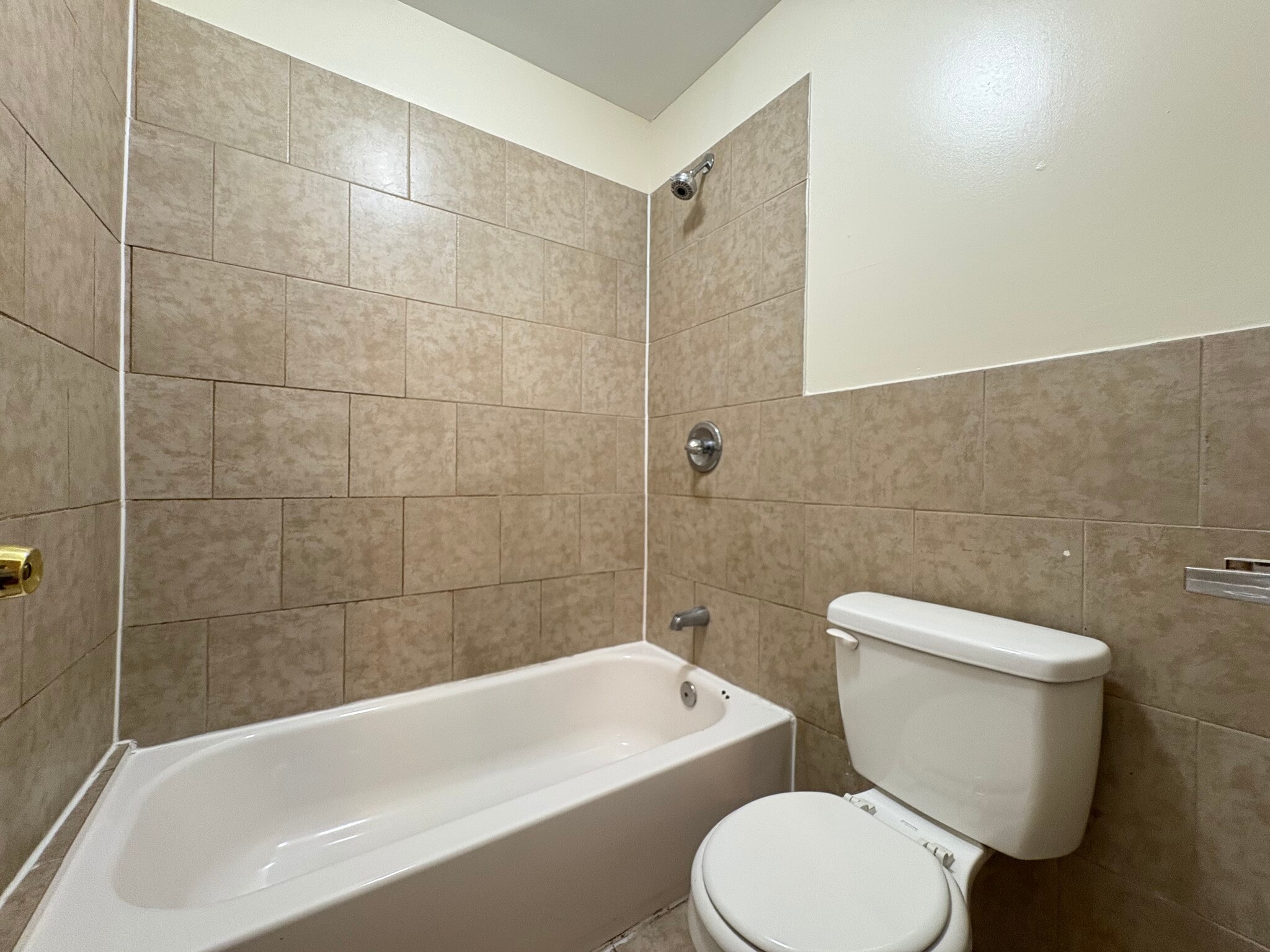 393 13th Ave 7 - 402 13th Ave