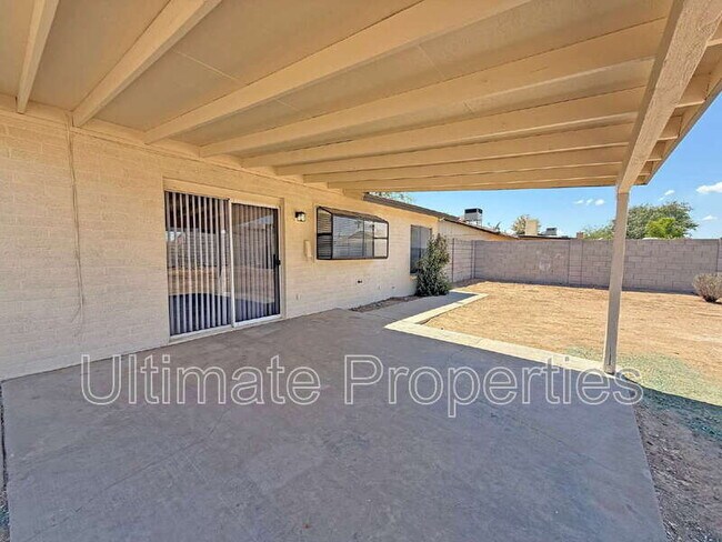 Building Photo - 9538 W Echo Ln