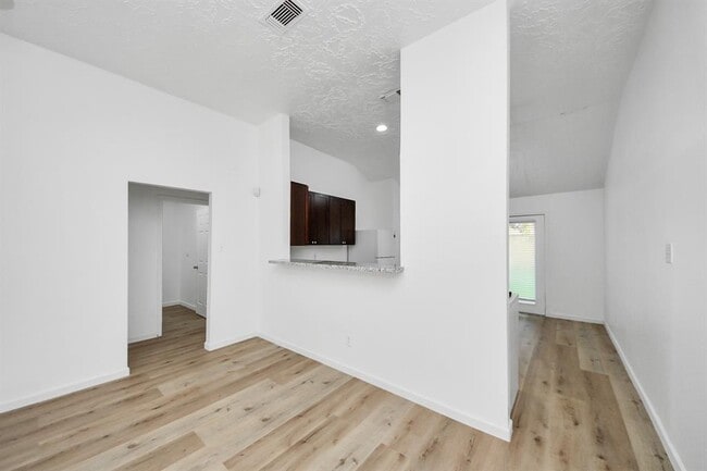 Building Photo - 20214 Apache Gardens Ln