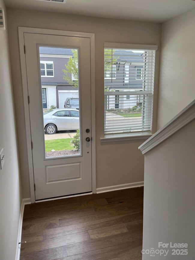 Building Photo - 3159 Hutton Gdns Ln