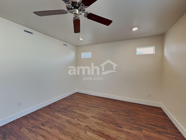 Building Photo - 1369 E Old Mesquite St