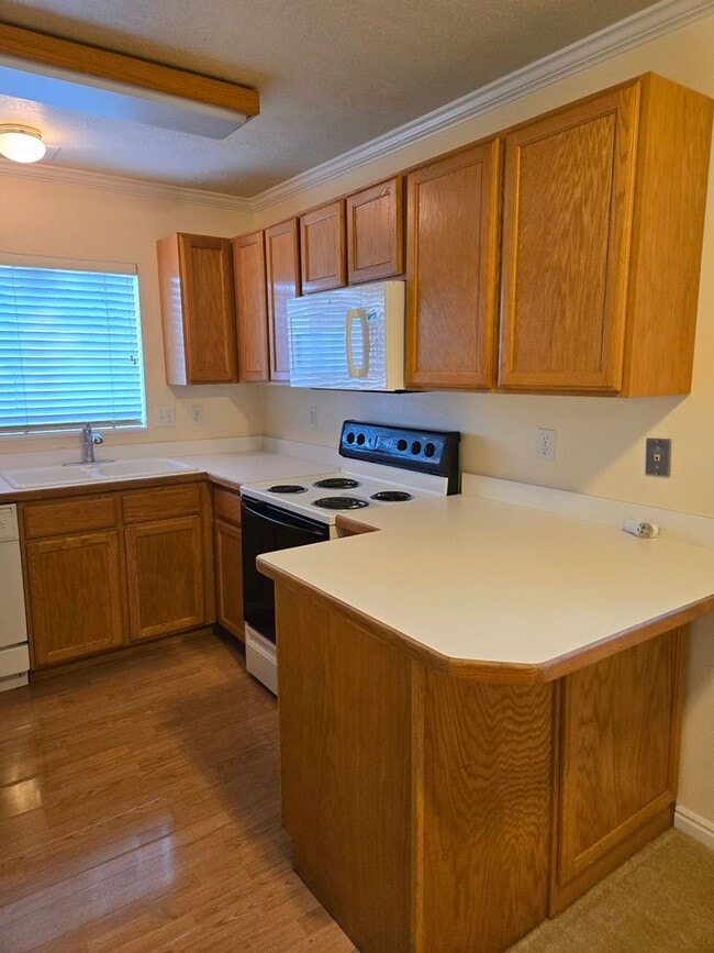 Building Photo - Beautiful Orem 2 bedroom condo
