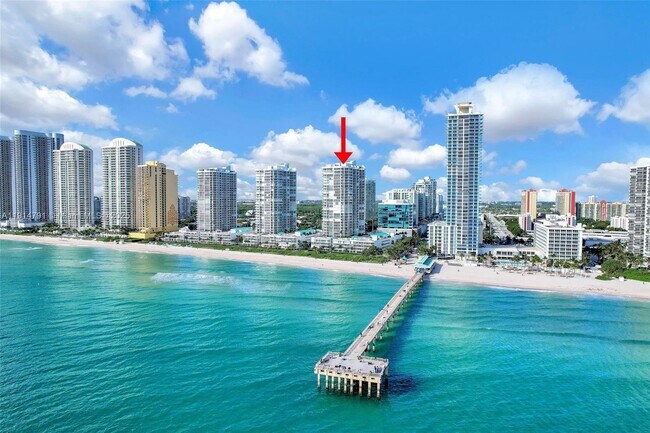 Building Photo - 16485 Collins Ave