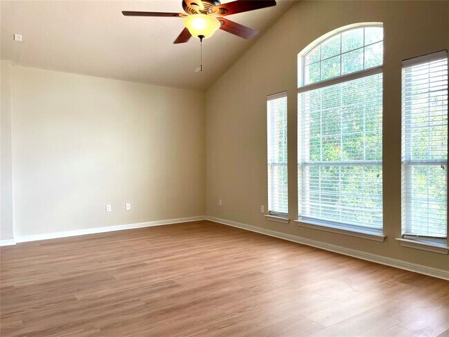 Building Photo - 20625 Farm Pond Ln