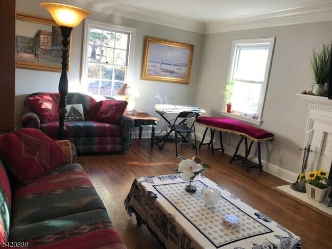 Building Photo - 751 Fairmount Ave