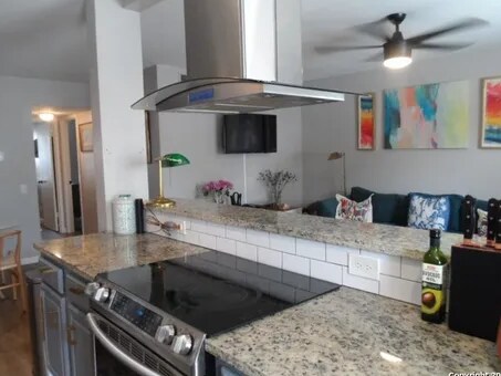 Building Photo - 7834 Broadway-338.45