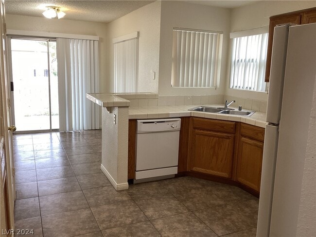 Building Photo - 2805 Albemarle Way