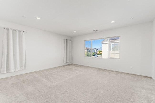 Building Photo - 3915 E Fincastle St