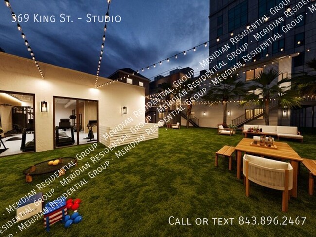 Building Photo - Large Studio w/study on King St.