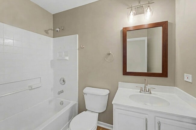 Building Photo - 1475 Sedgewood Ct