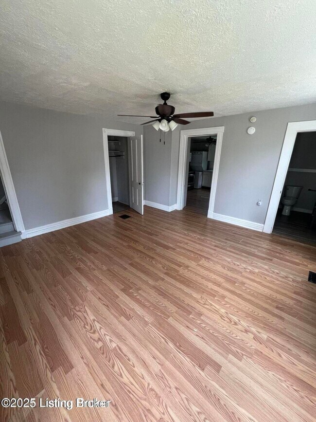 Building Photo - 1342 Hickory St