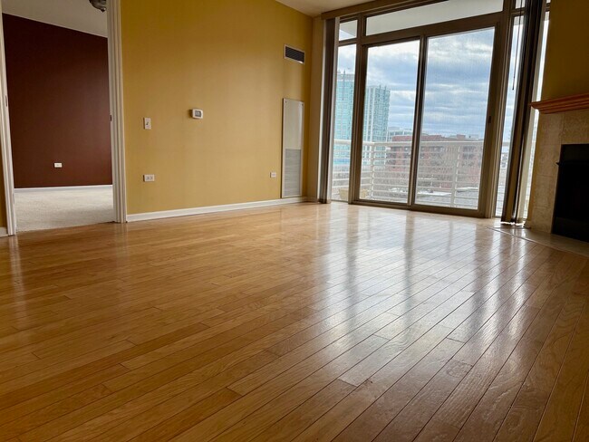 Building Photo - 1515 S Prairie Ave