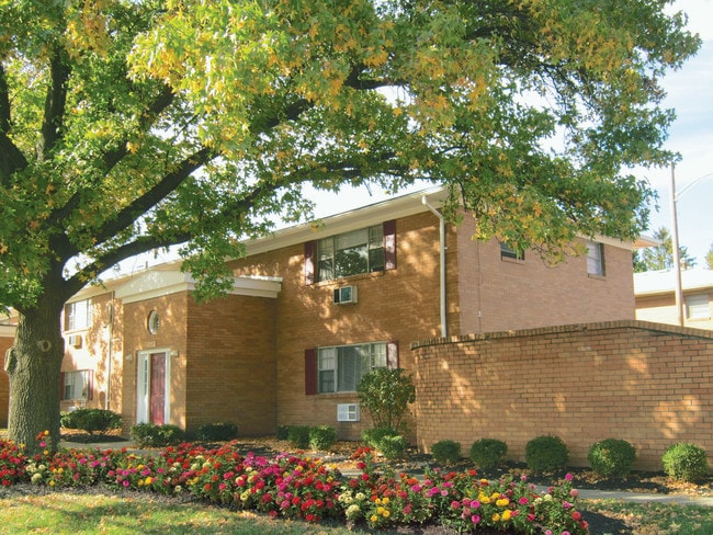 Colonial Village Columbus, OH Apartment Finder