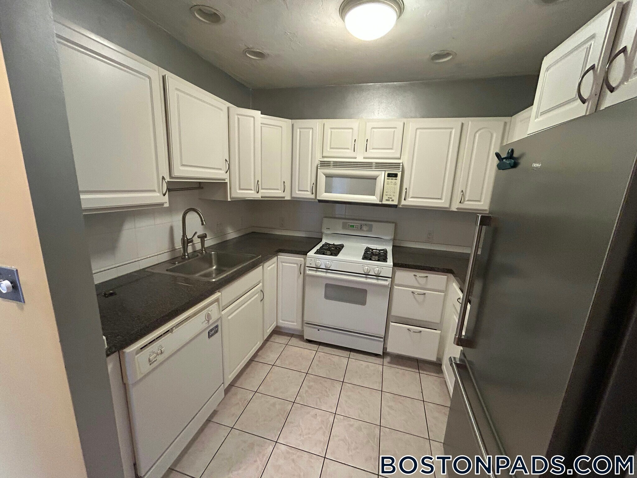 Building Photo - 111 W 8th St