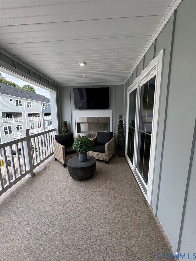 Building Photo - 8029 Lake Laurel Ln