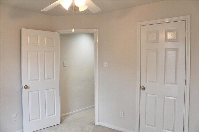 Building Photo - 22511 Parkvine Ln