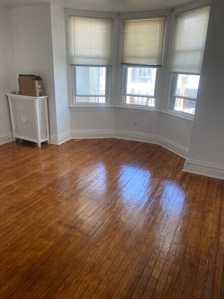 Building Photo - 5530 Walnut St