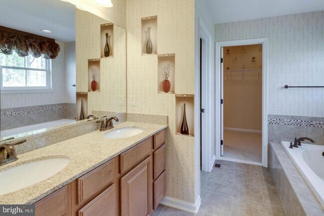 Building Photo - 12760 Manor Hall Ct