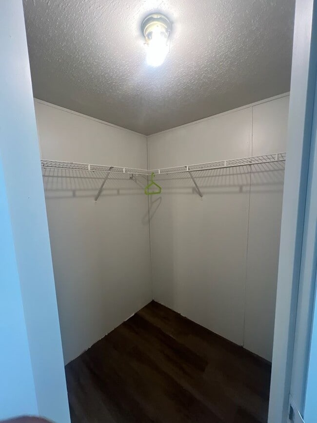 Building Photo - 1625 S 5th St