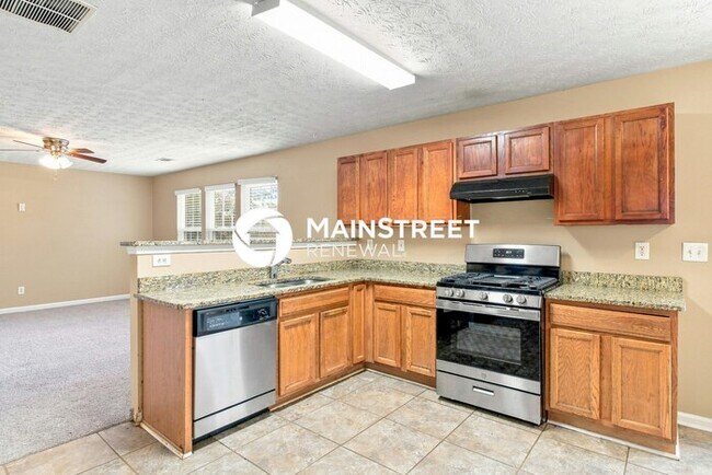 Building Photo - 4 Bedroom Pet-Friendly Home in McDonough, GA with Main Street Renewal