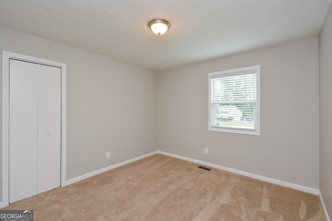 Building Photo - 2383 Corigan Cir NE