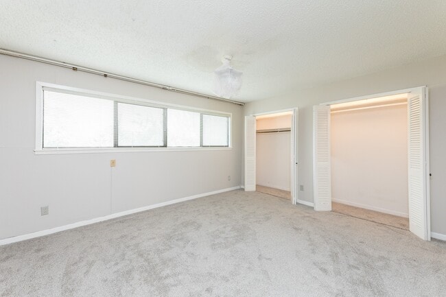 Building Photo - 3809 N Braeswood Blvd