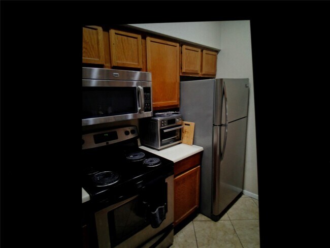 Primary Photo - 2121 El Paseo St