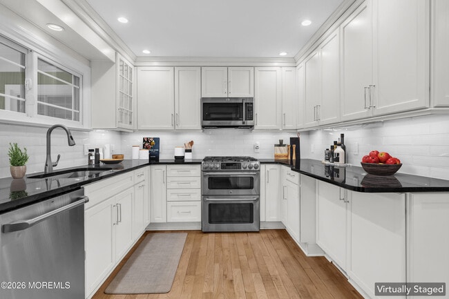 Building Photo - 17 Hilltop Terrace N