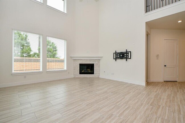 Building Photo - 7319 Bayberry Crescent Ln
