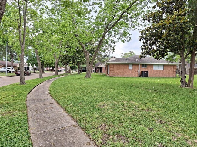 Building Photo - 9759 Ebb St