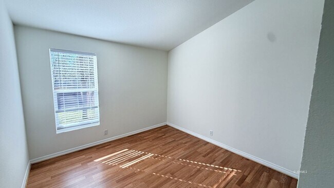 Building Photo - 25679 Alderwood St