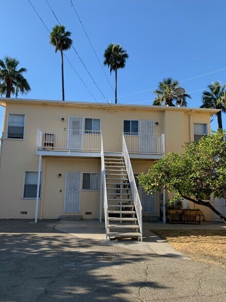 back of building - 803 W Glenoaks Blvd