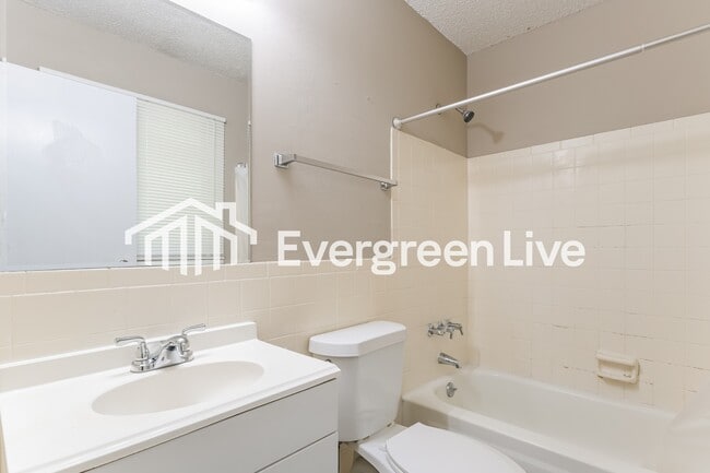 Building Photo - 1844 Battlefield Dr