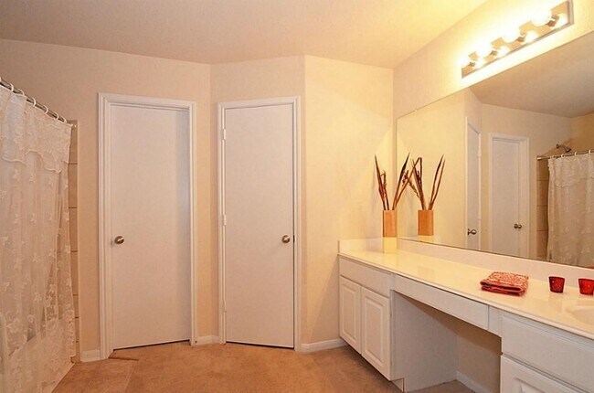 Building Photo - 3006 Thicket Path Way