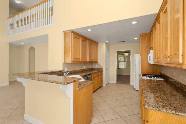 Building Photo - 3212 Glastonbury Dr