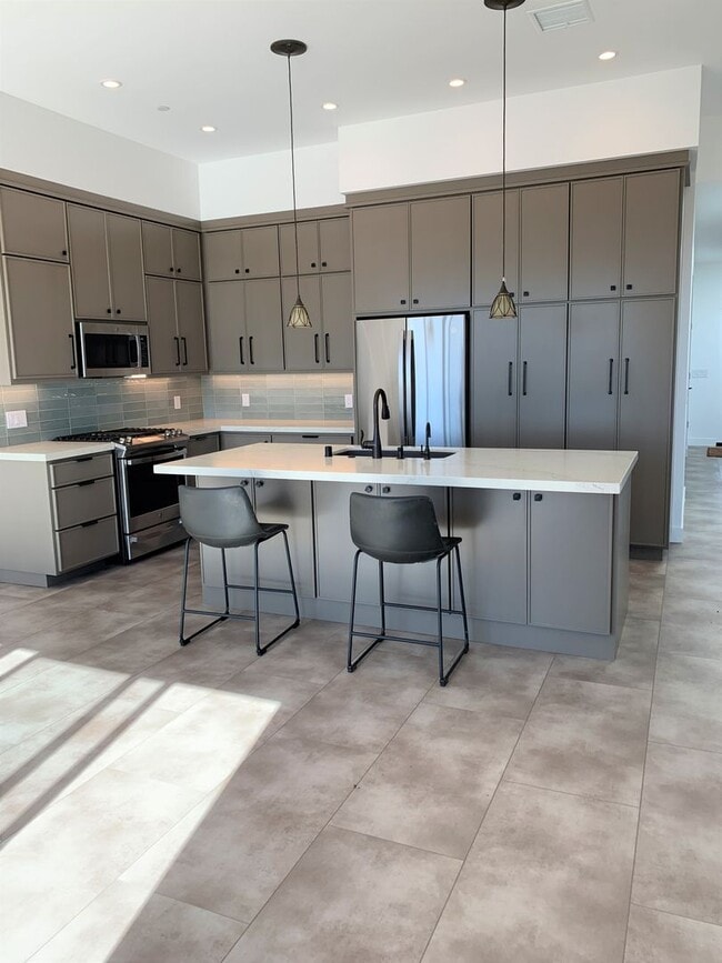 Building Photo - Clear Point Home - Ventura- Ocean Views - 4+3.5