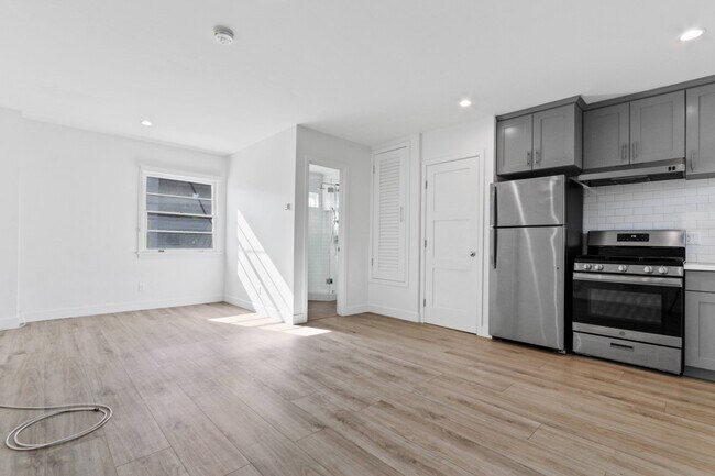 Building Photo - 814-818 2nd Street