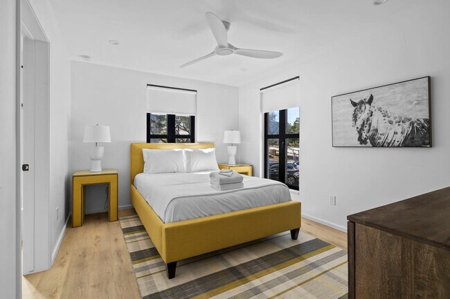 Building Photo - 2701 Bumble Bee Dr