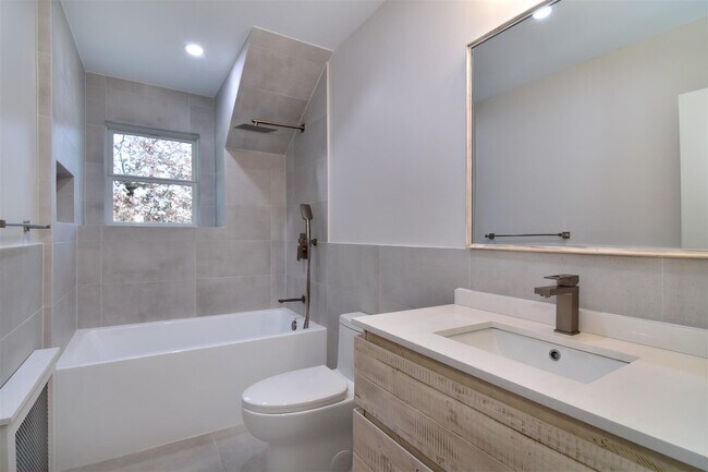 Building Photo - 120 Scarsdale Rd