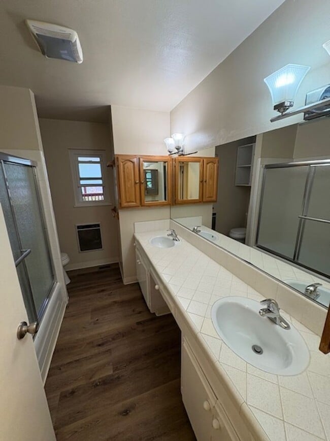 Building Photo - 650 Serrano Dr