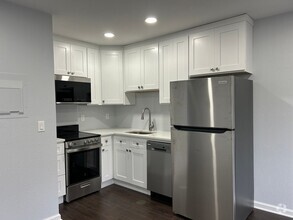 Building Photo - 1 Bedroom Condo in Hackensack