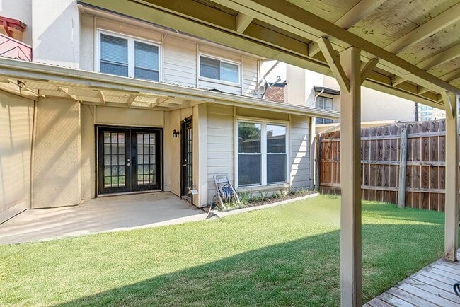 Building Photo - 2012 Court Pl