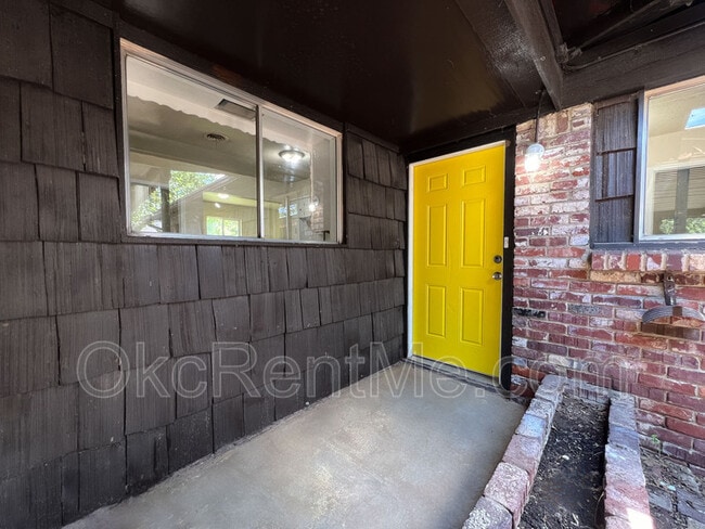 Building Photo - 2400 SW 63rd St