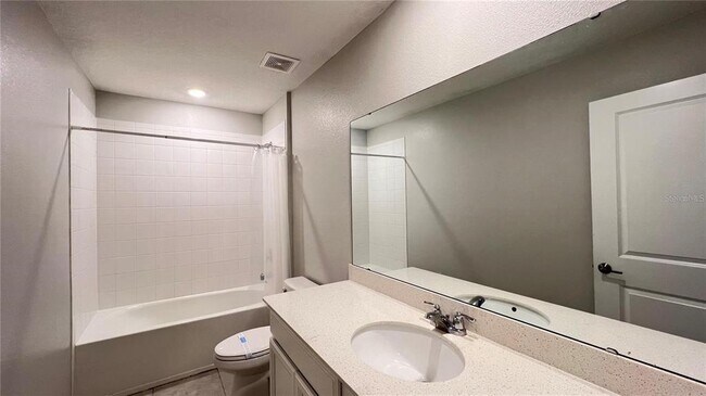 Building Photo - 1343 Lassen St