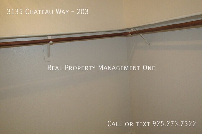 Building Photo - 3135 Chateau Way