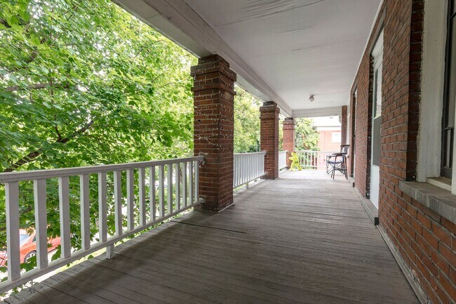 Building Photo - 145 N Keats Ave
