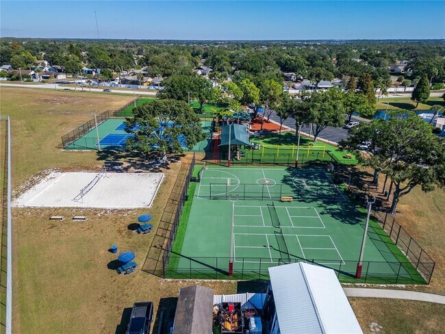 Building Photo - 11812 Lynmoor Dr